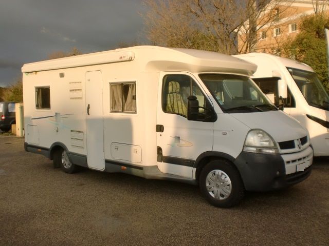 CAMPING CAR CHAUSSON